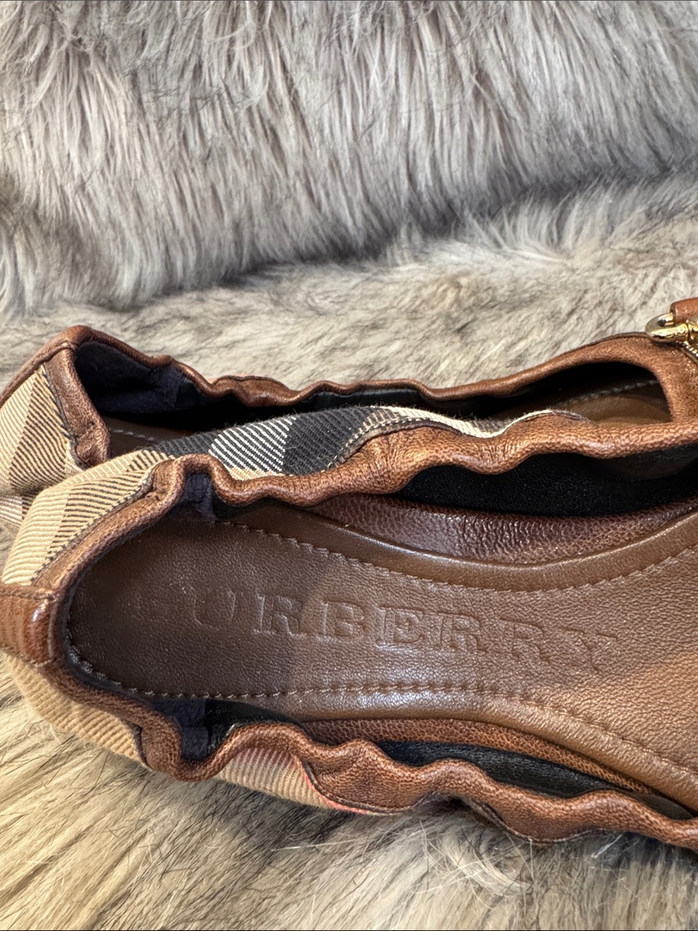 Burberry Classic Brown Plaid Women's Ballet Flats with Gold Hardware Size 38 - Picture 2 of 10